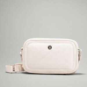 NWT Lululemon Crossbody Camera Bag 2L - White Opal